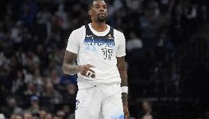 拼尽全力！纳兹-里德13中8空砍全队最高20分 三分6中3