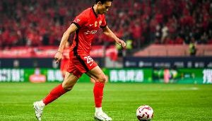 不凡刘若钒本赛季贡献5球4助攻，两项数据均是中超生涯最高